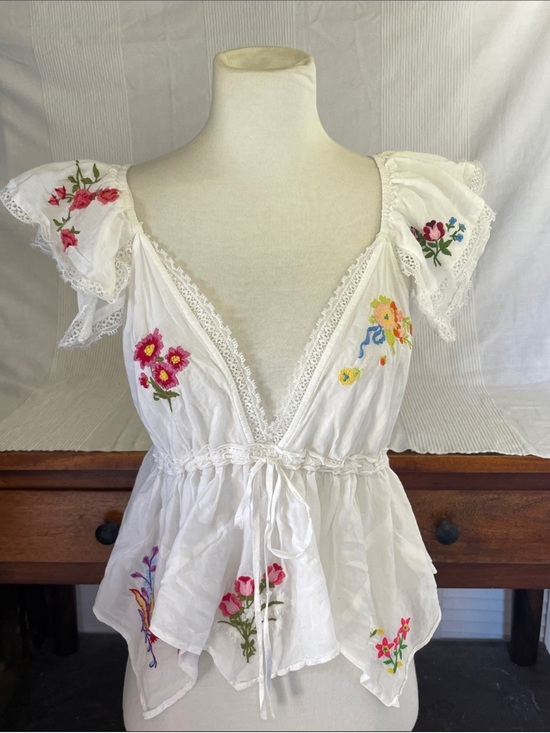 Anthropologie Tops - White Embroidered Floral Tie Peplum Top